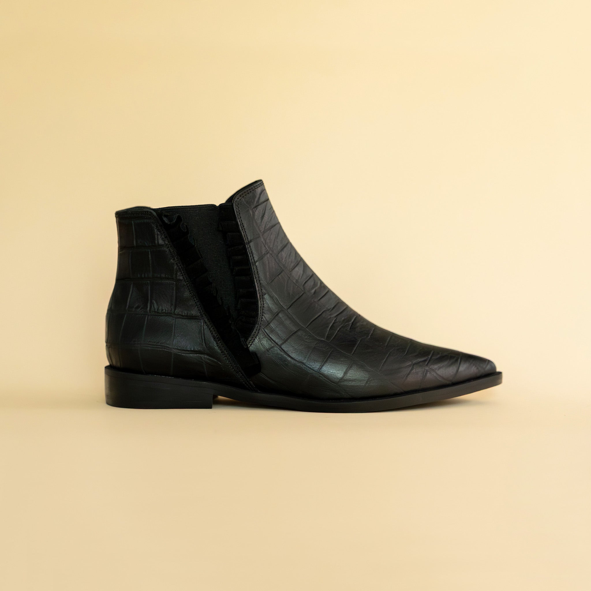 Botin Chelsea Barbs Cuero Negro