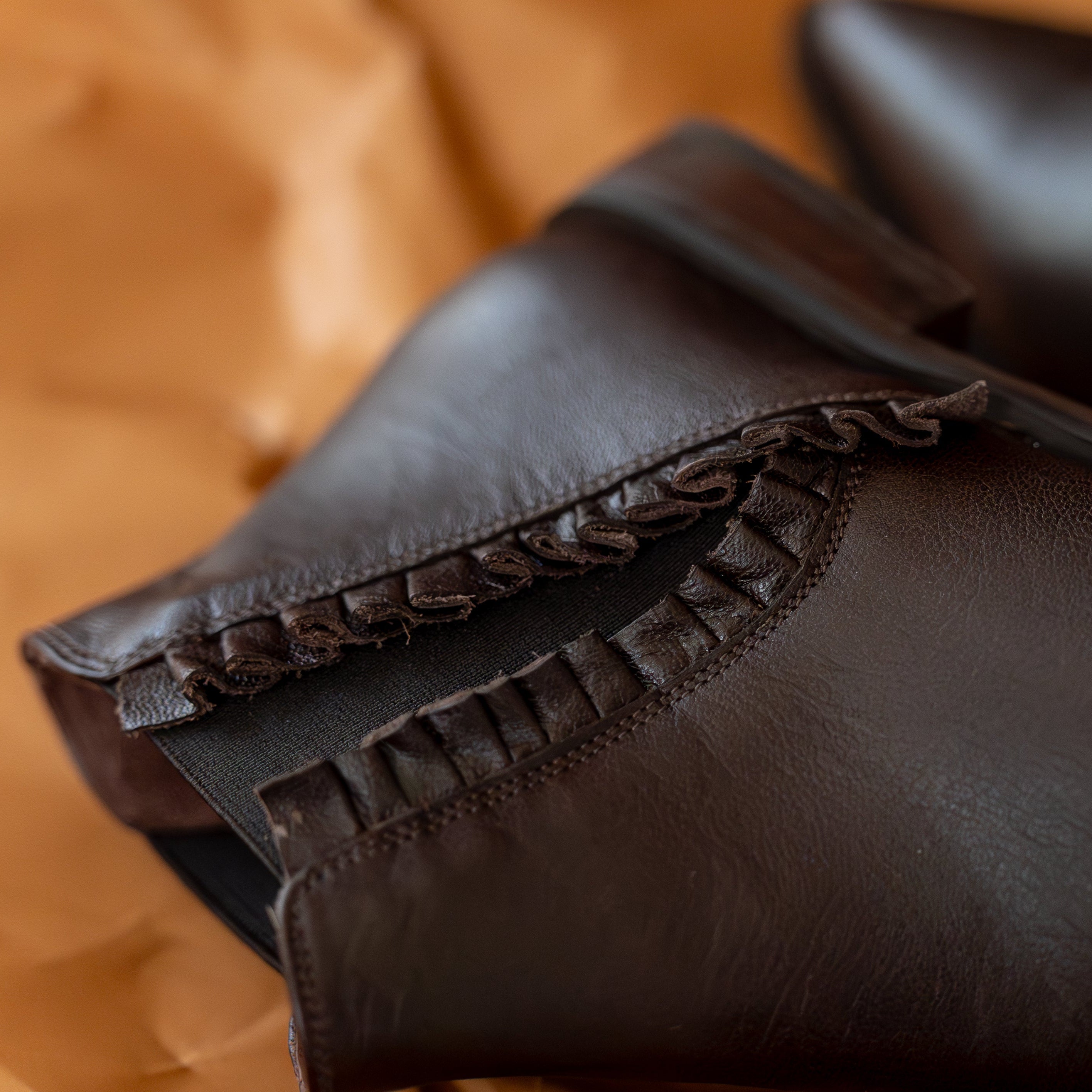 Botin Chelsea Barbs Cuero Brown
