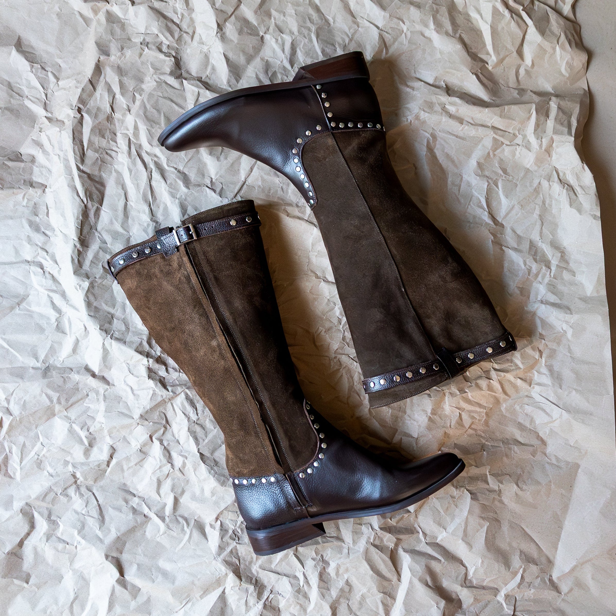 Bota Alta Bea Cuero Moro