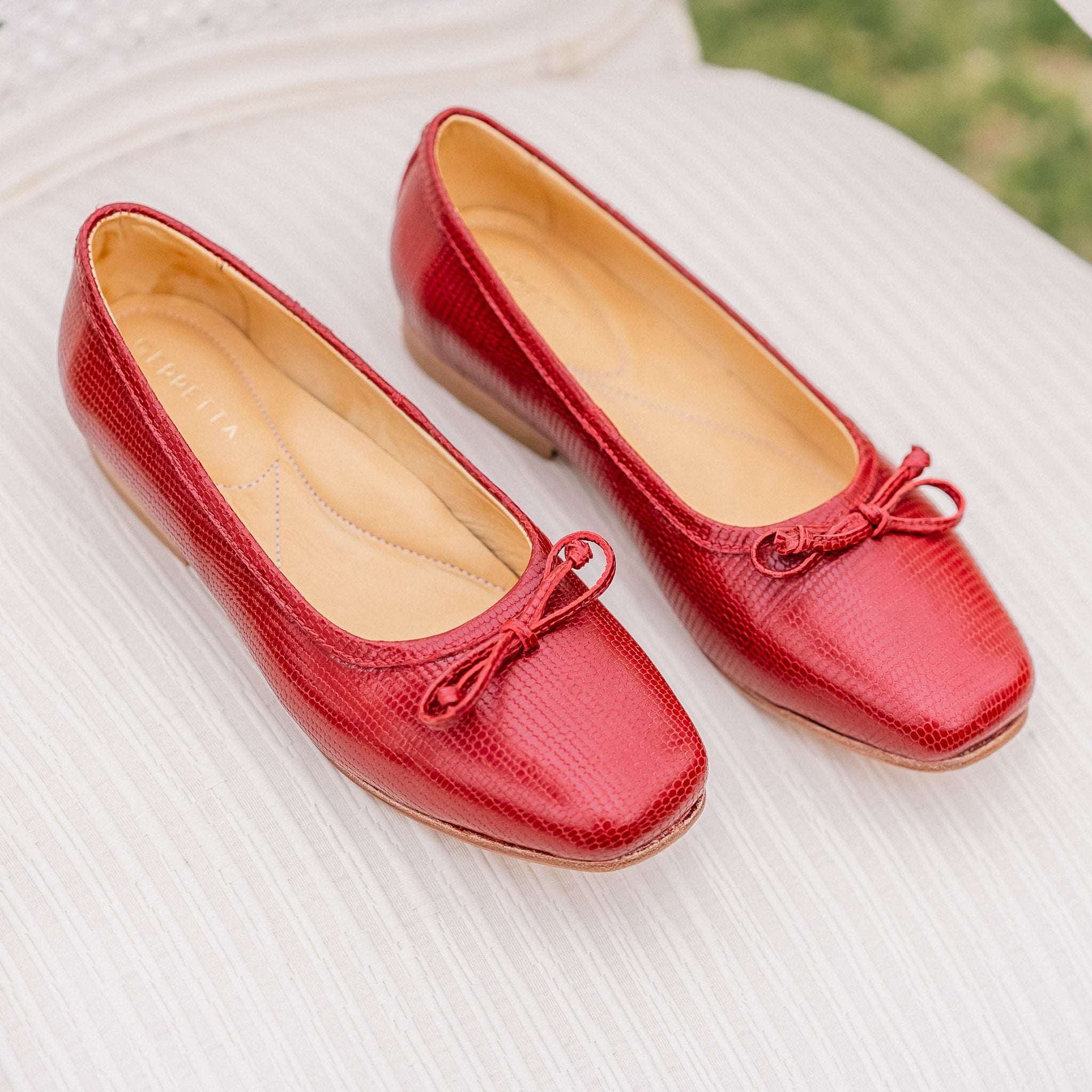 Ballerina Amalia Rojo - Vanguardia y Elegancia |Geppetta