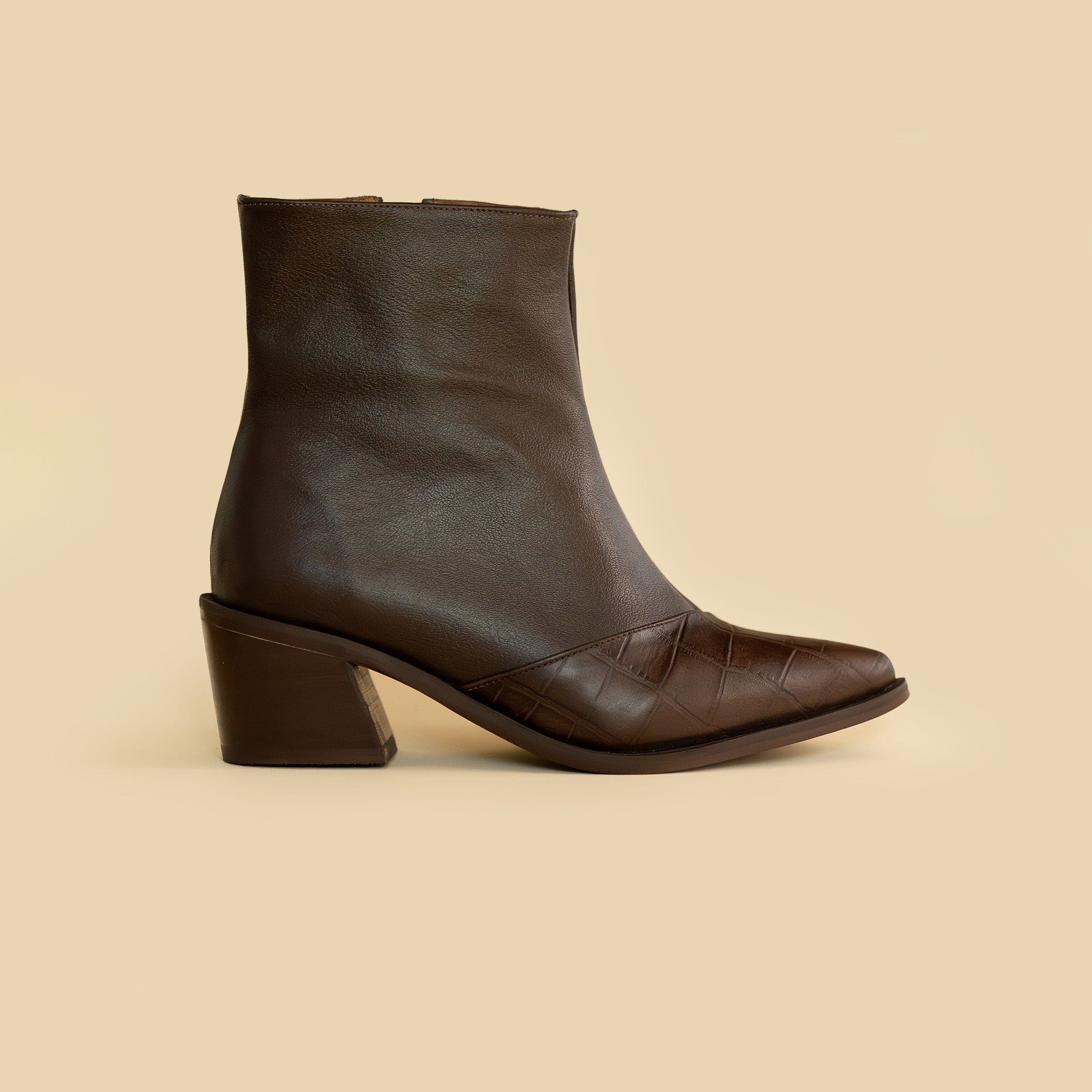 Botin Elvira Cuero Moro