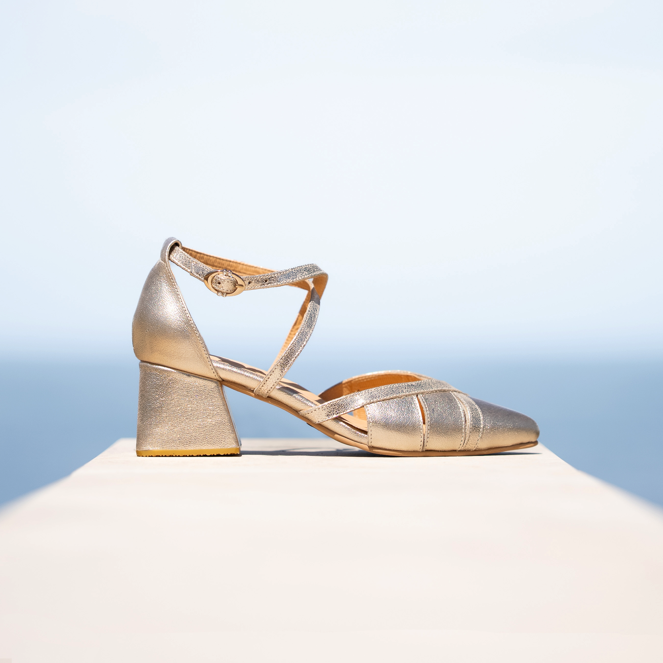 Zapato Taco Fatima Cuero Gold