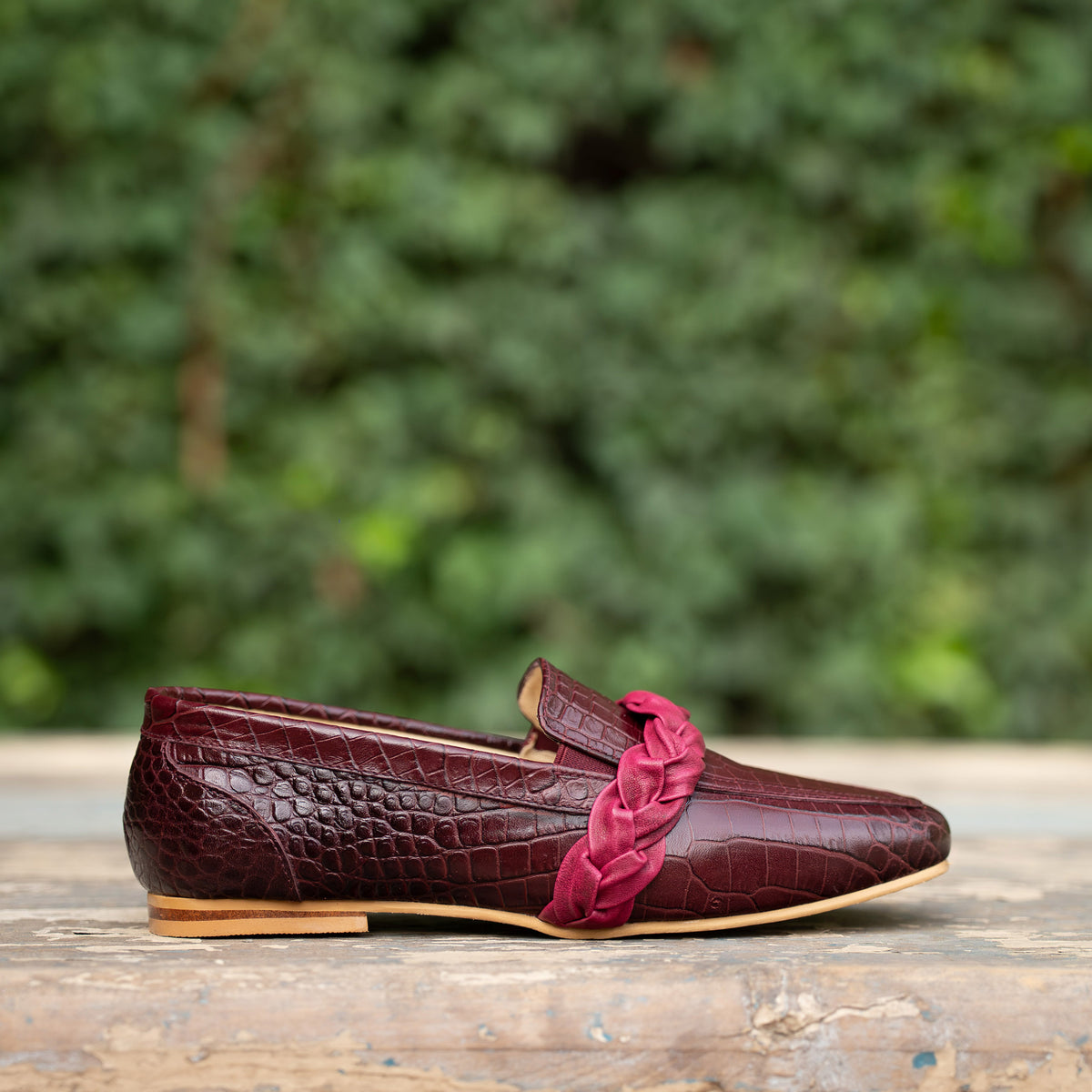 Mocasin Jo Cuero Croco Burdeo