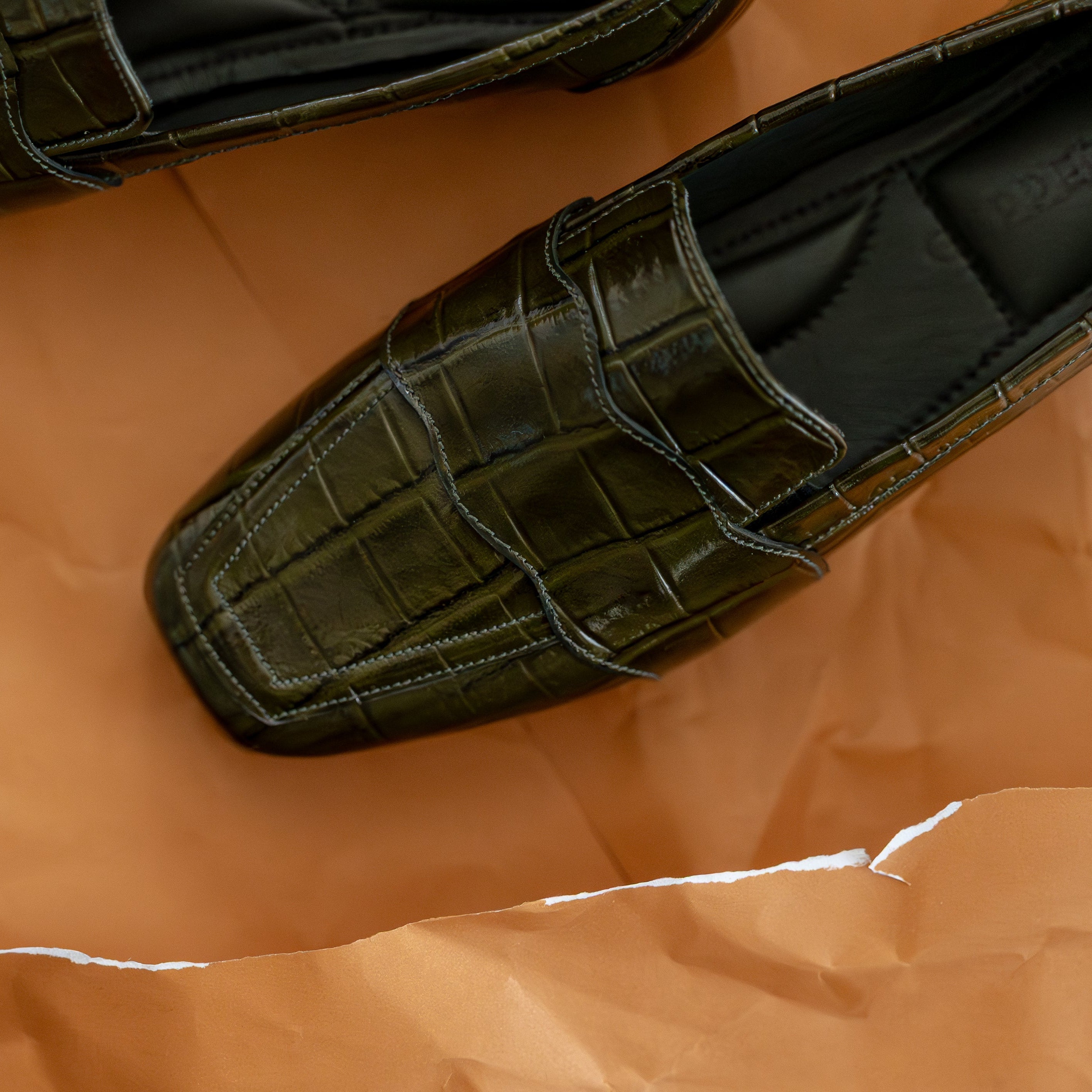Mocasin Zoe Cuero Croco Verde
