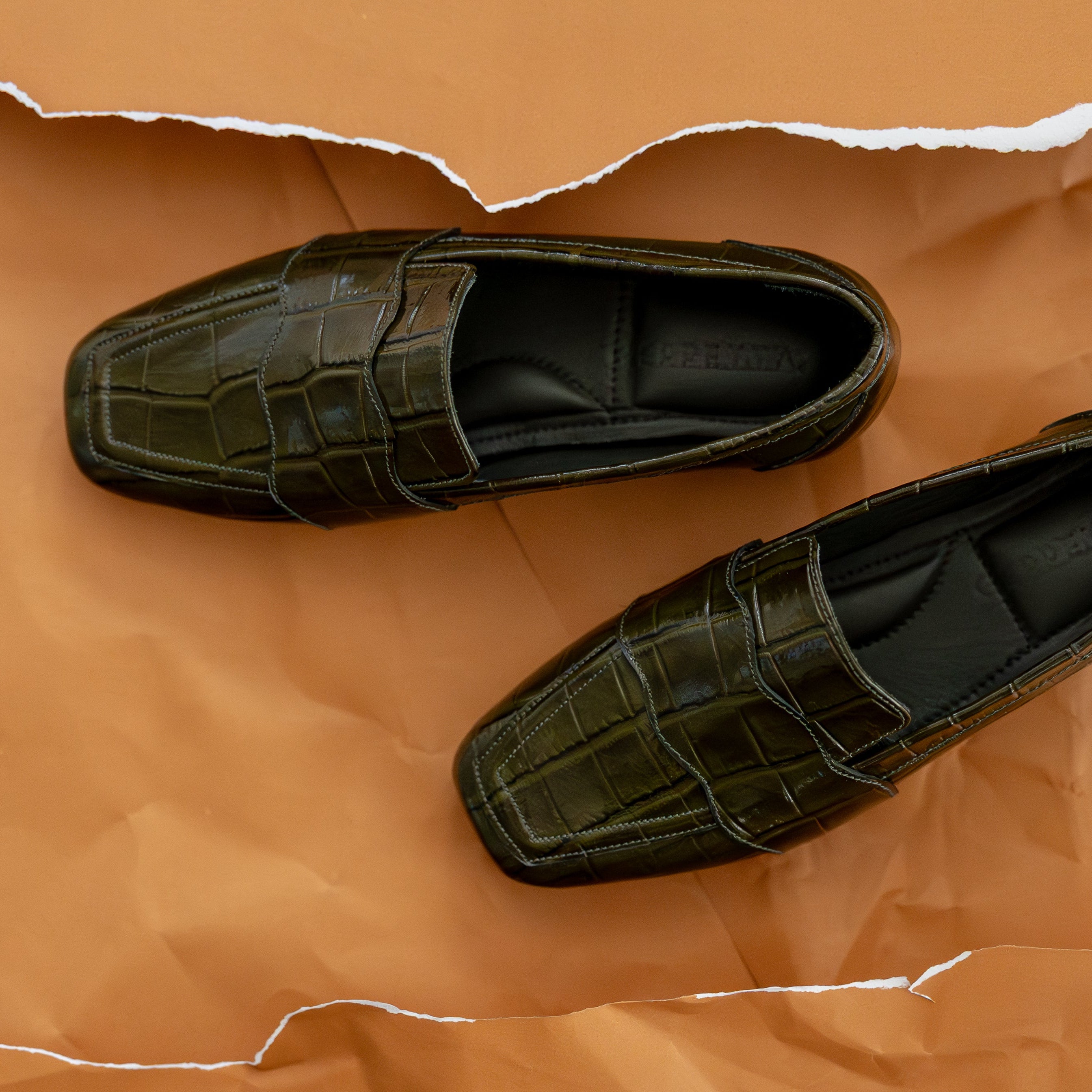 Mocasin Zoe Cuero Croco Verde