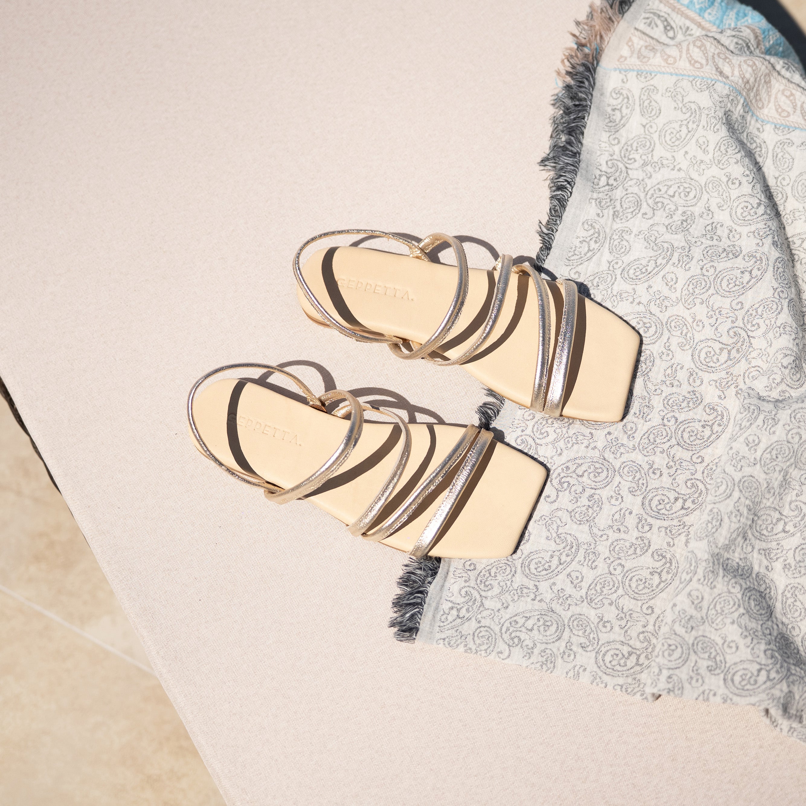 Sandalia Aurelia Dorado