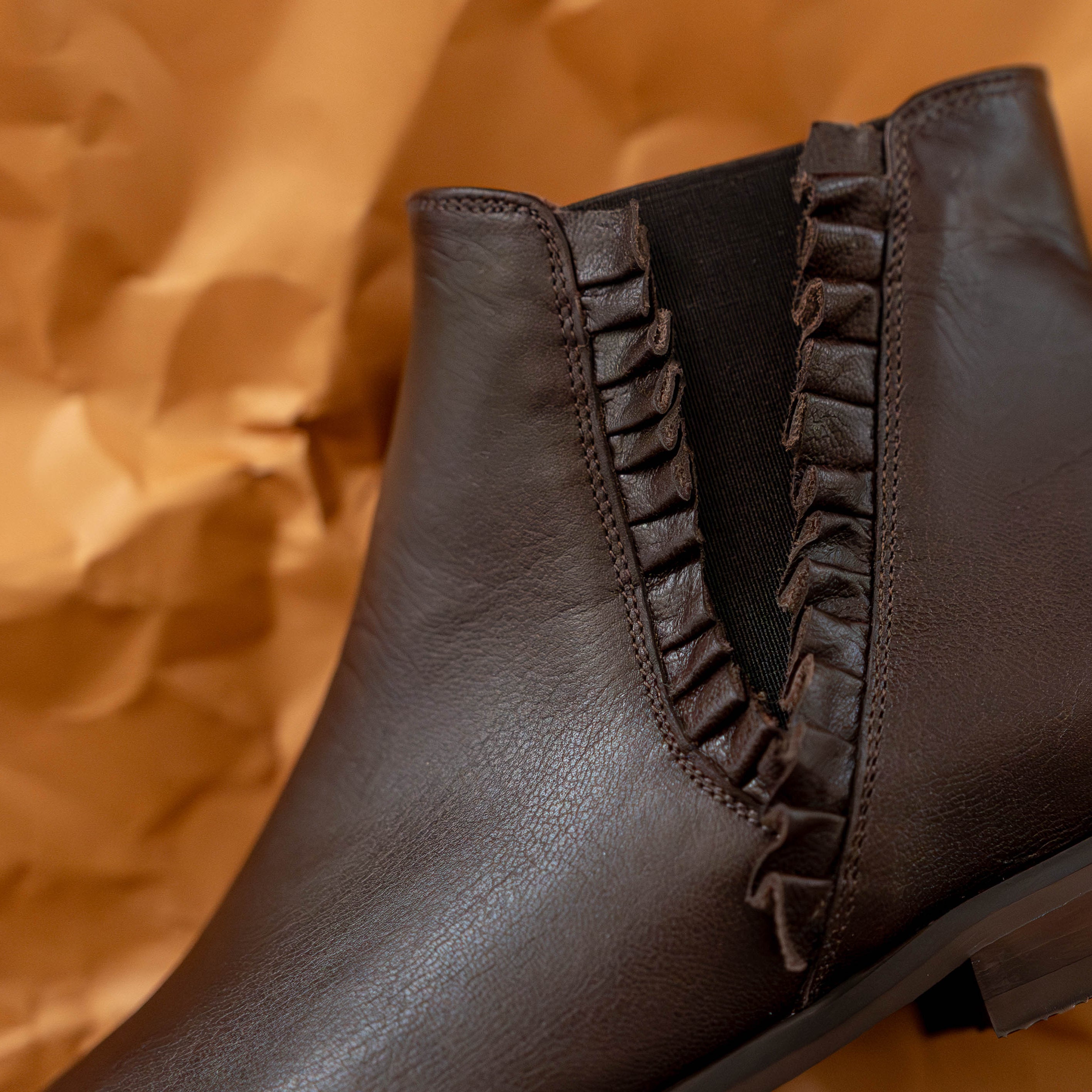 Botin Chelsea Barbs Cuero Brown