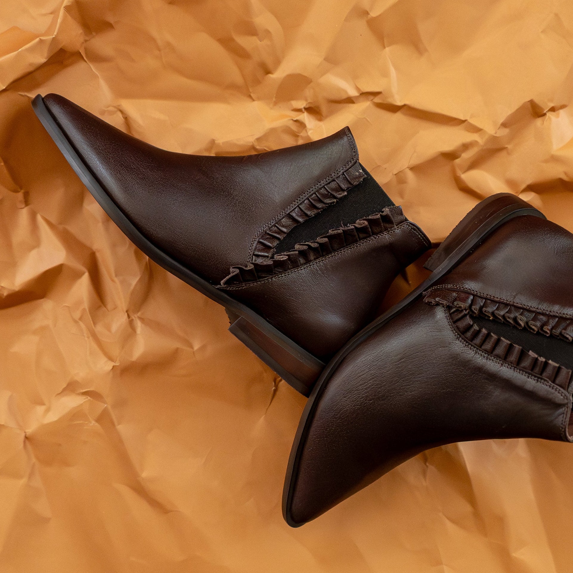 Botin Chelsea Barbs Cuero Brown