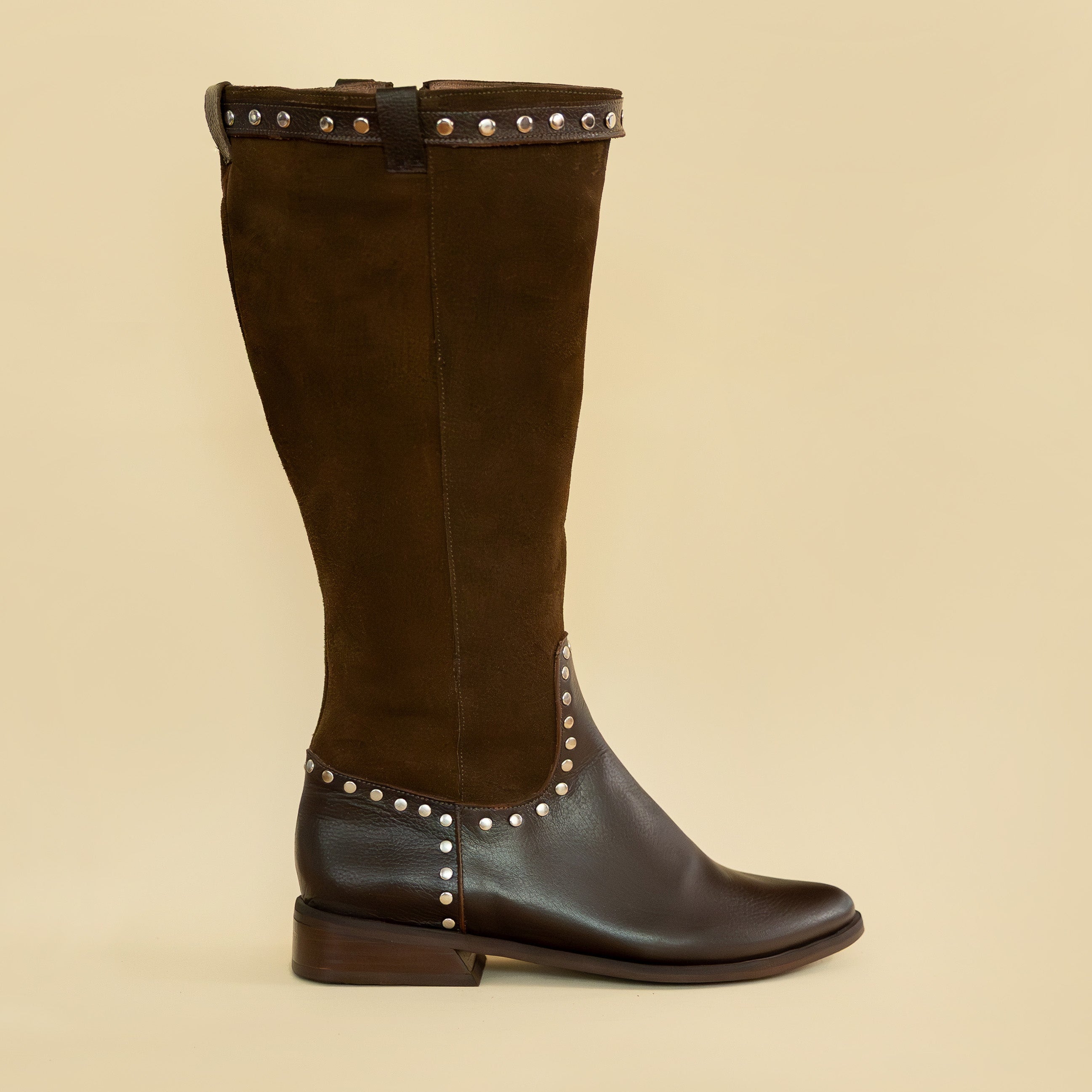 Bota Alta Bea Cuero Moro