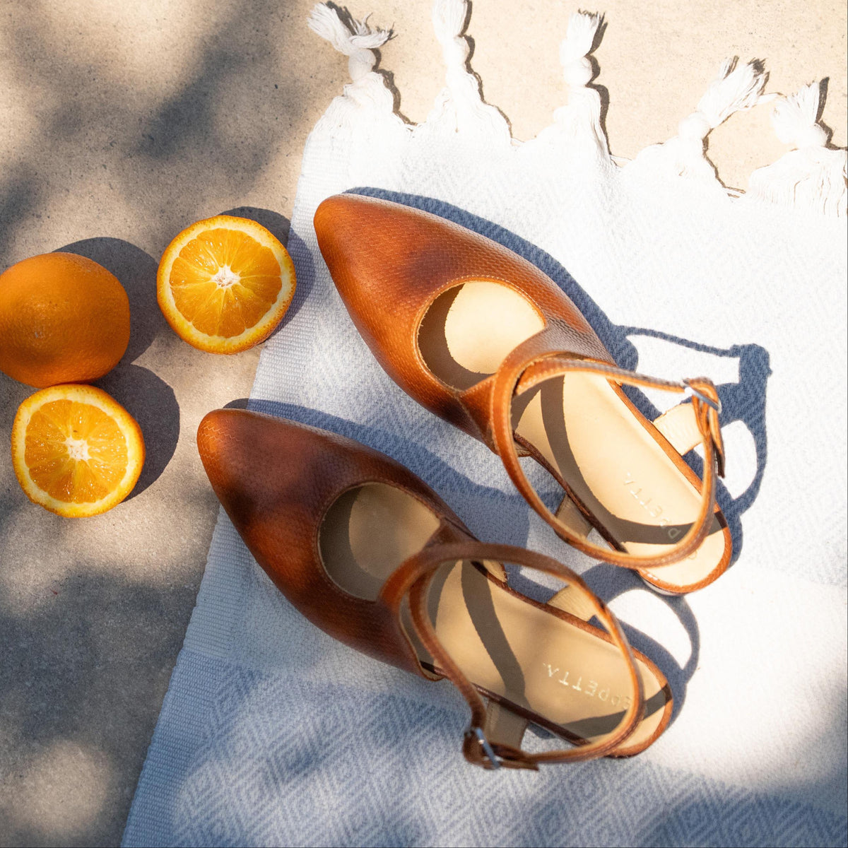 Zapato Emma Cuero Camel Tiras Ajustables