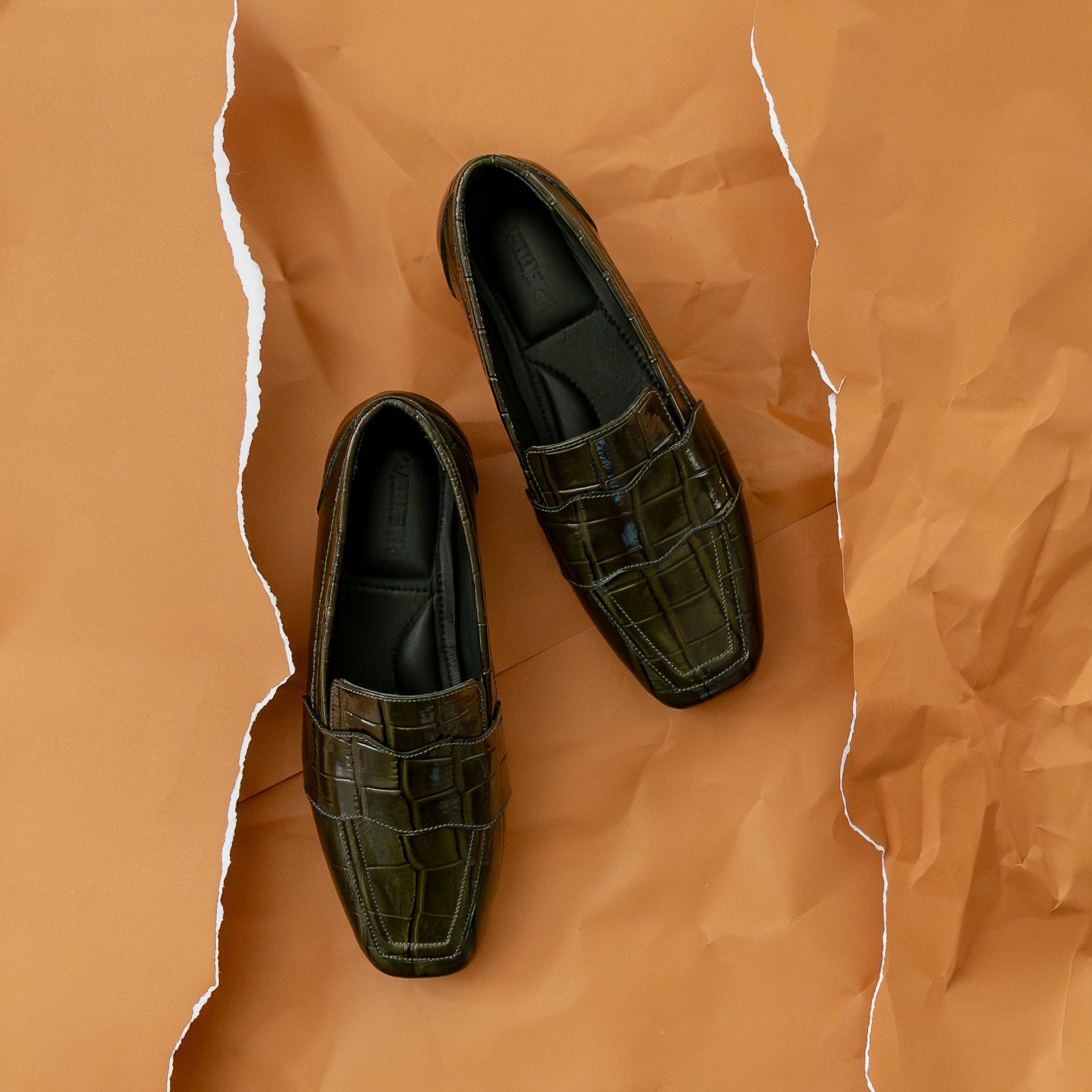 Mocasin Zoe Cuero Croco Verde